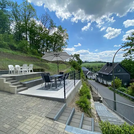 Lenne-blick Ferienwohnungen-living *